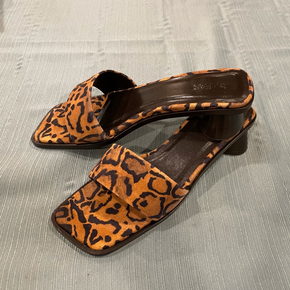 SUPER TRENDY BY FAR LEOPARD SANDALS, size 38